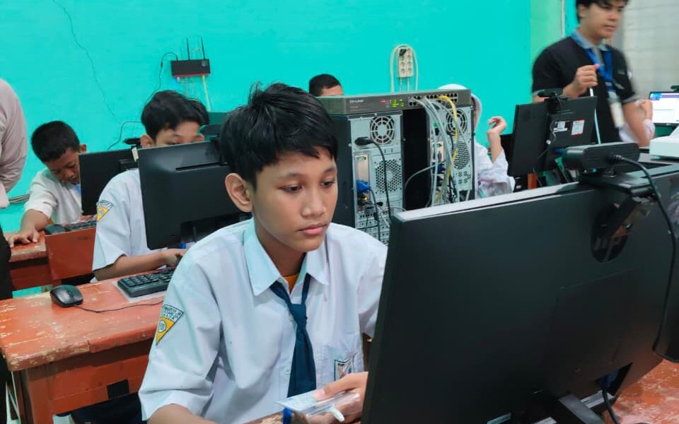 ANBK 2025 di SMP Muhammadiyah 16 Surabaya Berlangsung Lancar, Siswa Antusias Ikuti Tiga Sesi Ujian